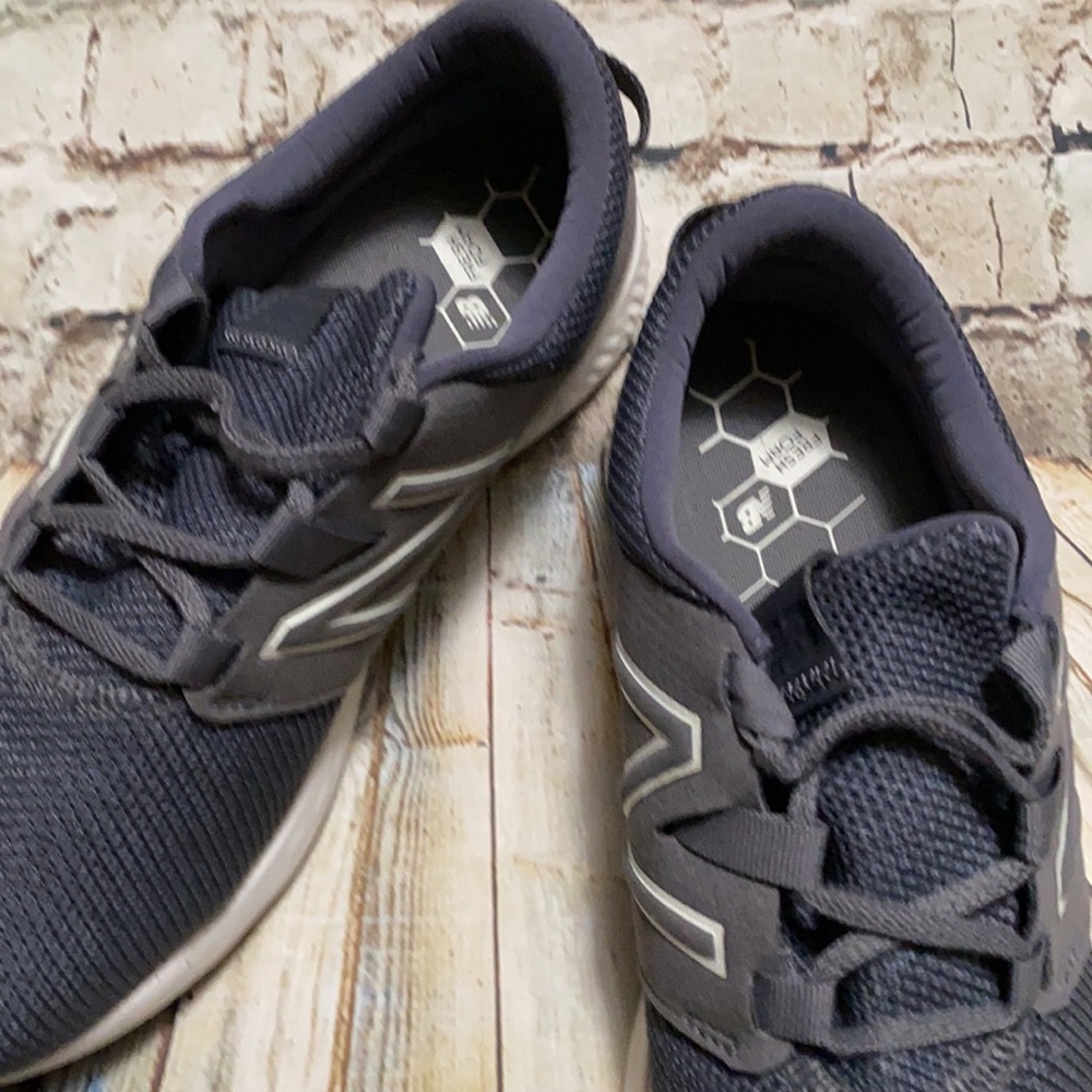 New Balance Sneakers size 10 width 4E Wide - Picture 11 of 13